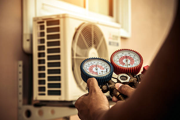 Professional Hvac technician working in Marlborough, MO